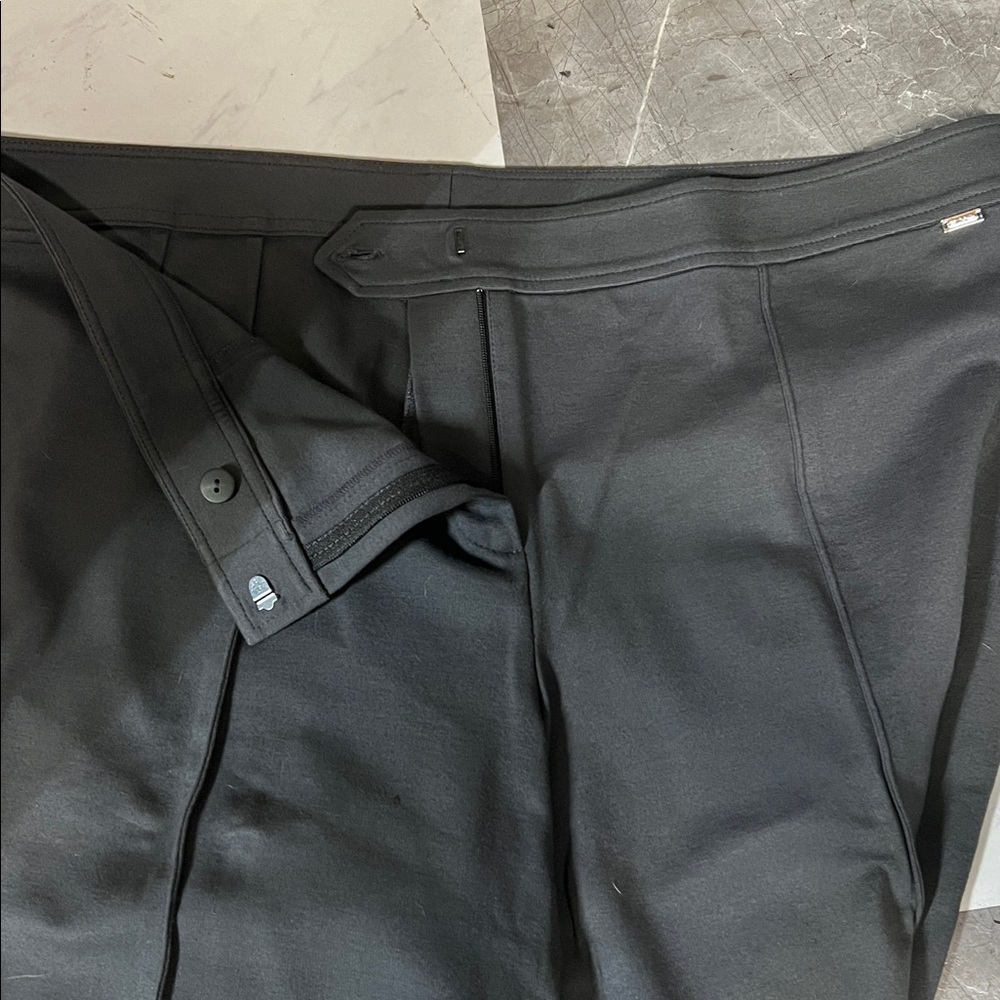 St. John Sport Black/Grey and Brown Women's Pants - Picture 5 of 5